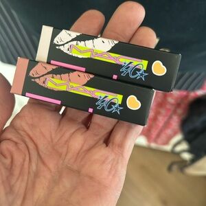 MAC FLESHPOT AND BUBBLES LIPSTICK